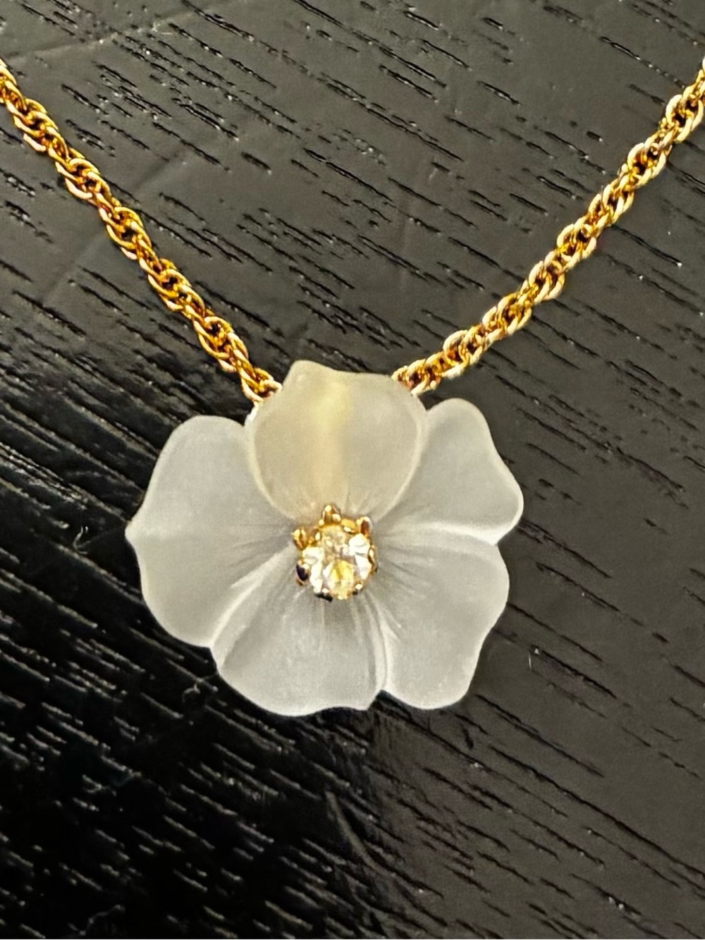 Avon Gold-Tone Chain 16” Necklace with Frosted White Flower